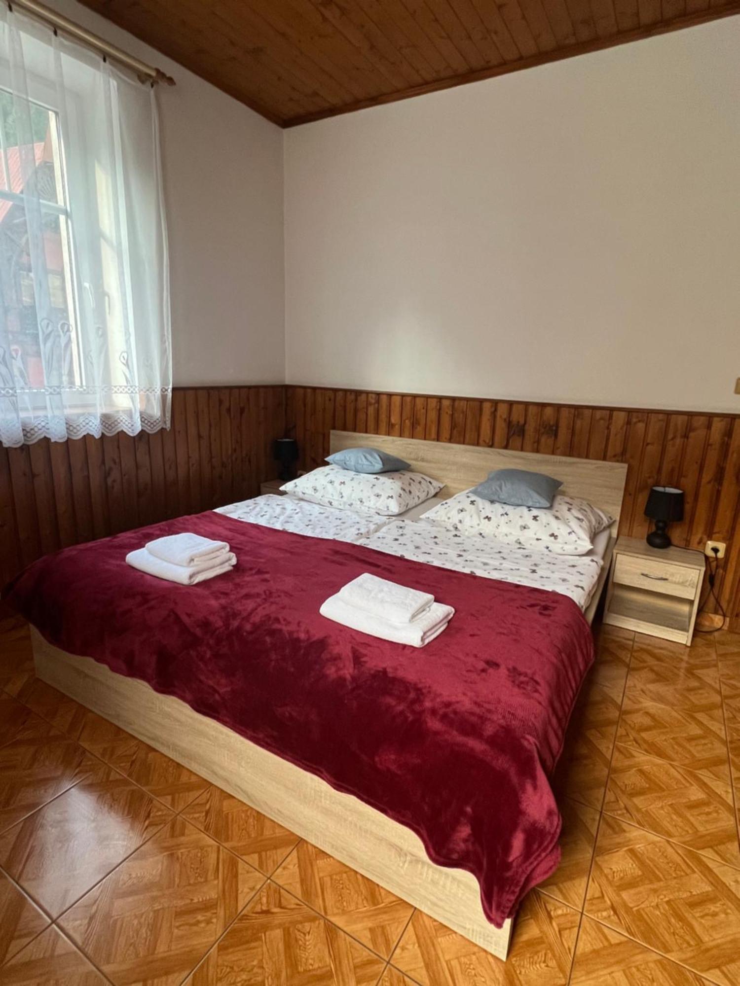 Hrensko 27 Apartmany Екстериор снимка